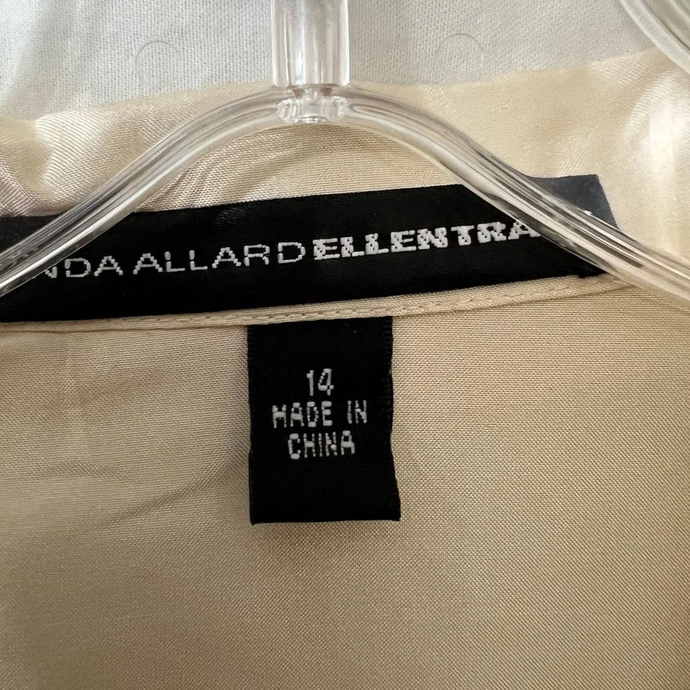 ELLEN TRACY LADYS 100% SILK BLOUSE SIZE 14. VERY POSH☑️ - Picture 3 of 6